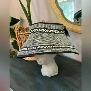 Magid hats Sun visor beach in Black and white pattern.